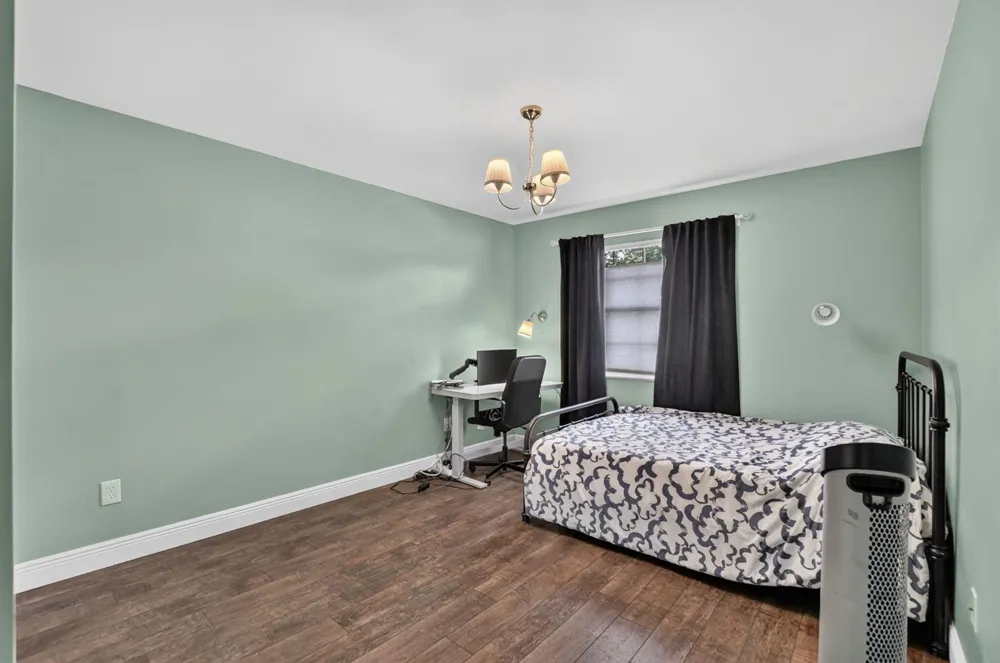 10426 BUENA VENTURA DRIVE Boca Raton, FL 33498