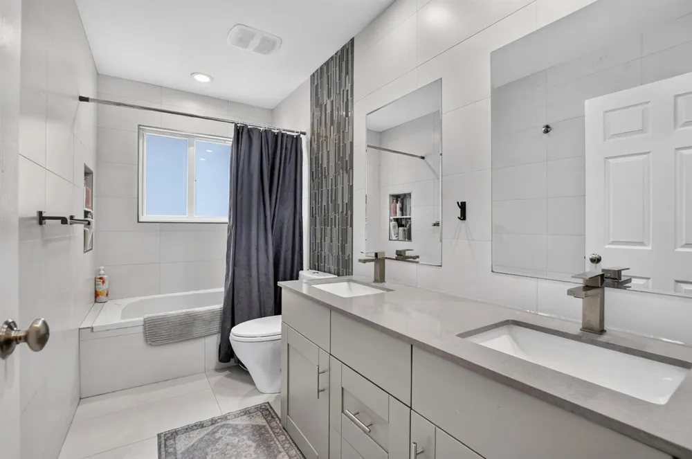 10426 BUENA VENTURA DRIVE Boca Raton, FL 33498