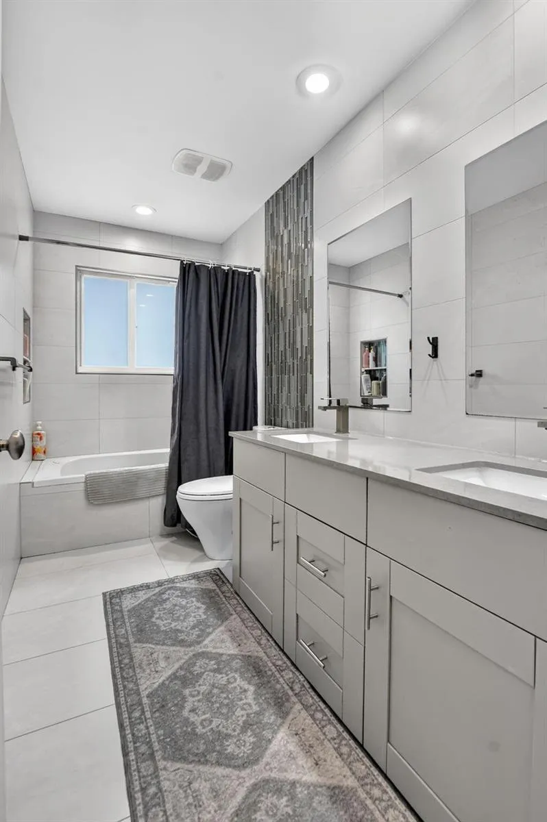 10426 BUENA VENTURA DRIVE Boca Raton, FL 33498