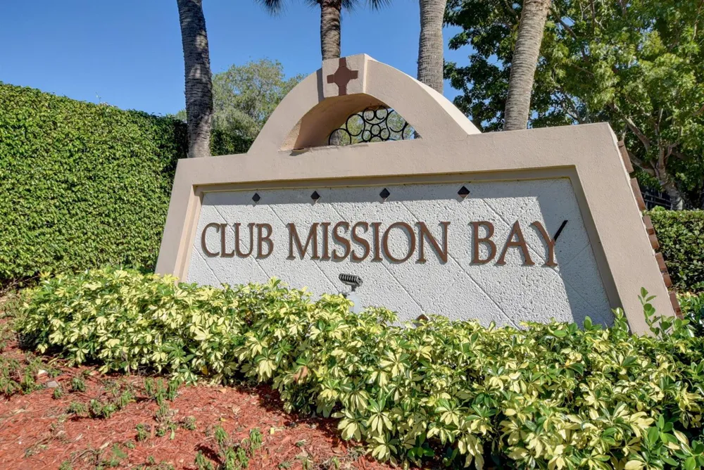 10426 BUENA VENTURA DRIVE Boca Raton, FL 33498