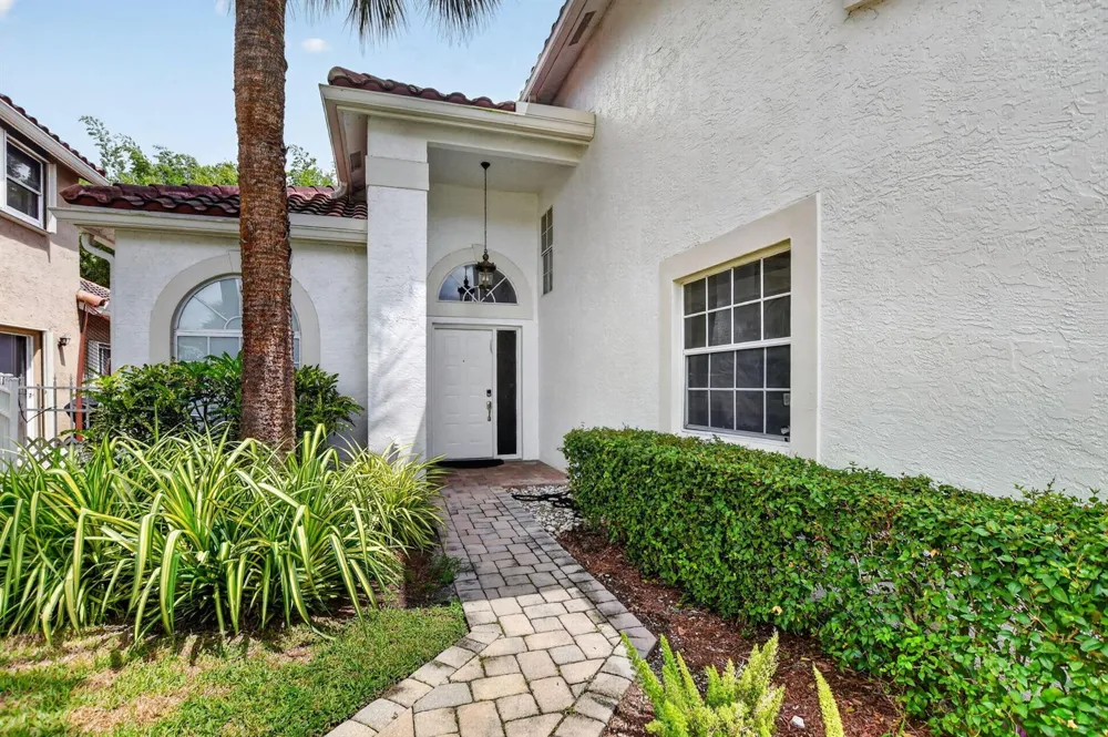 10426 BUENA VENTURA DRIVE Boca Raton, FL 33498