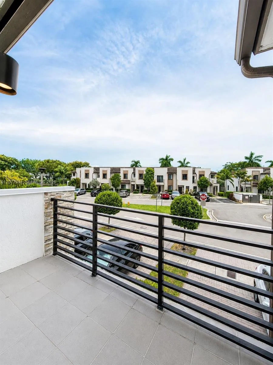 403 NE 208th Ter Miami, FL 33179