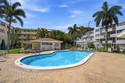 1333 E HALLANDALE BEACH BOULEVARD #335