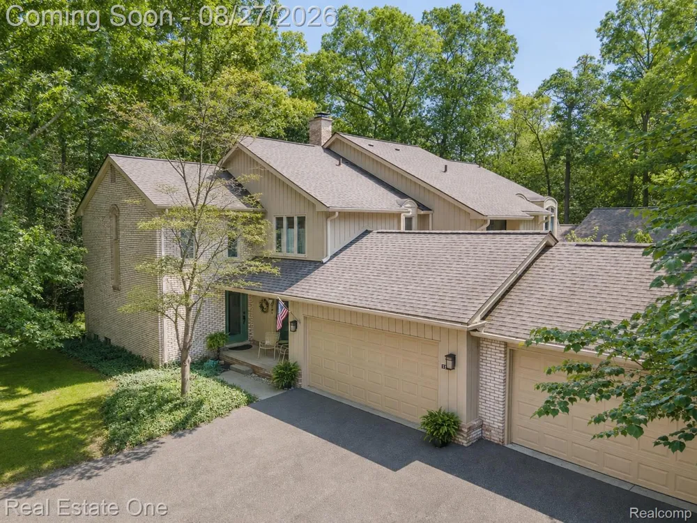 1361 Knollcrest Circle Bloomfield Charter Township, MI 48304