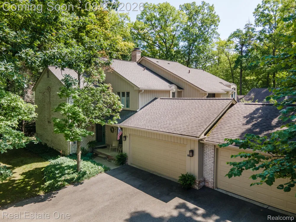 1361 Knollcrest Circle Bloomfield Charter Township, MI 48304