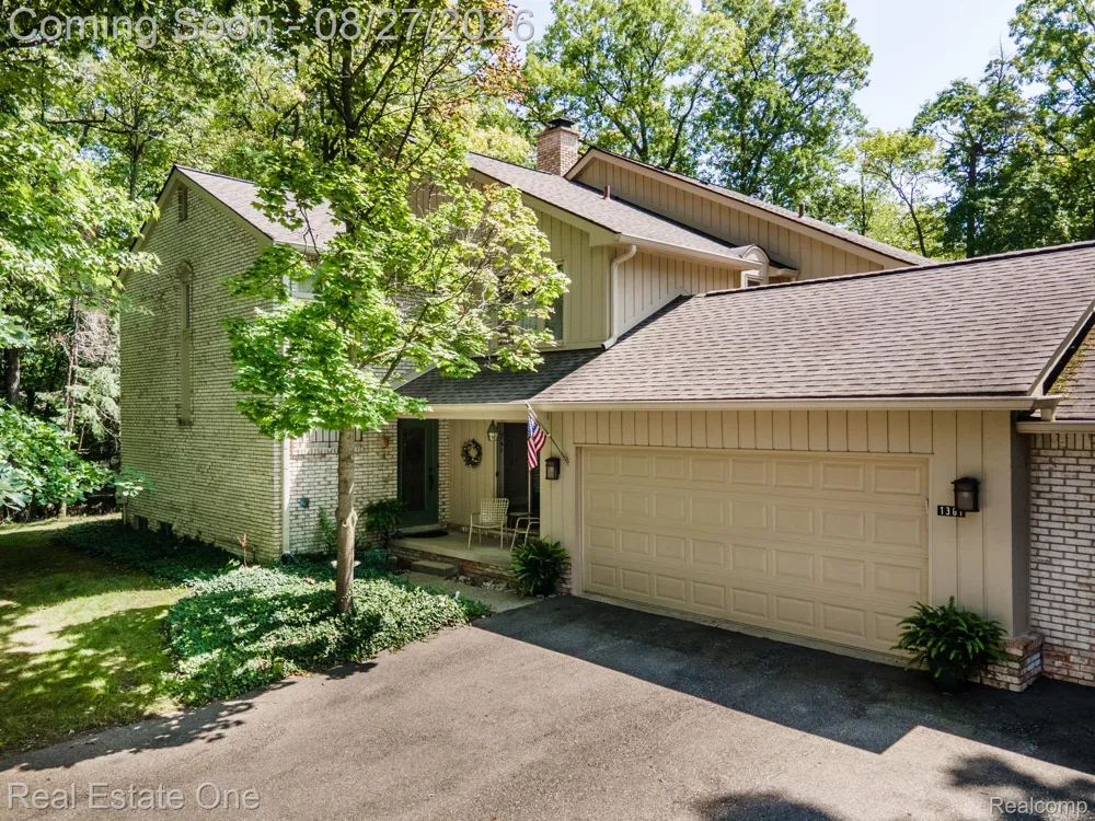 1361 Knollcrest Circle Bloomfield Charter Township, MI 48304