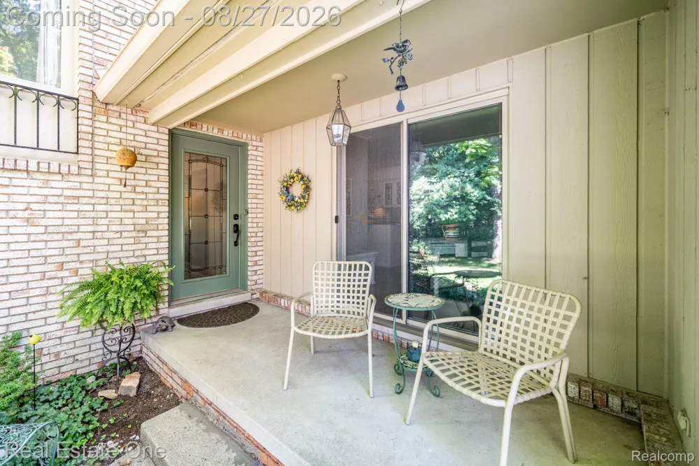 1361 Knollcrest Circle Bloomfield Charter Township, MI 48304