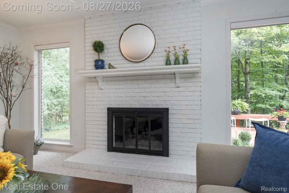 1361 Knollcrest Circle Bloomfield Charter Township, MI 48304