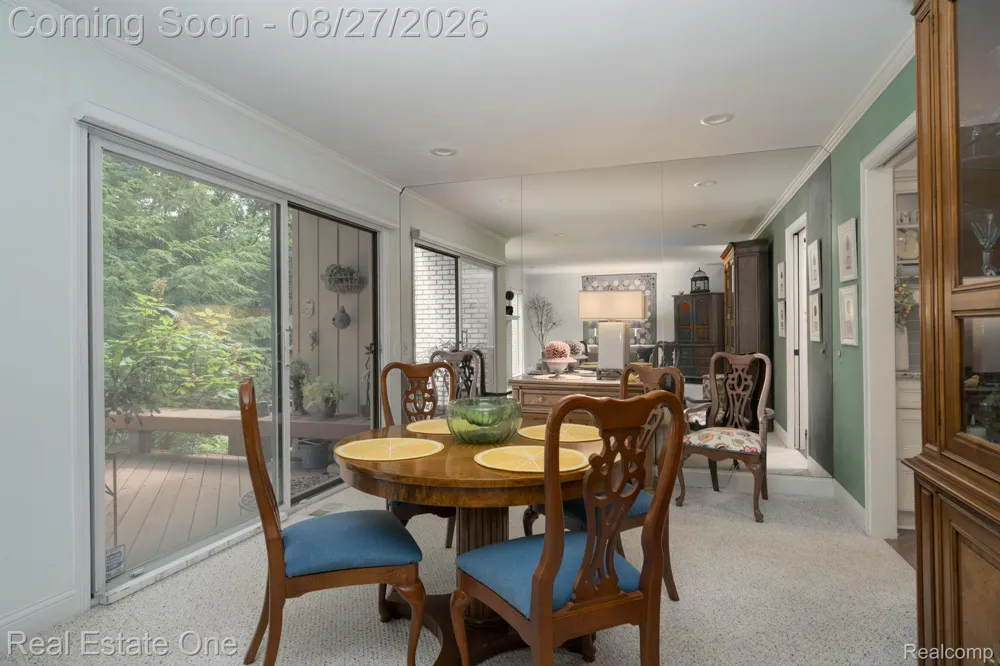 1361 Knollcrest Circle Bloomfield Charter Township, MI 48304