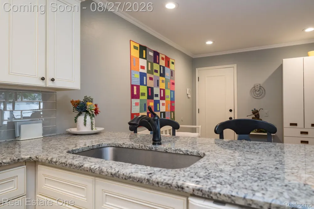 1361 Knollcrest Circle Bloomfield Charter Township, MI 48304