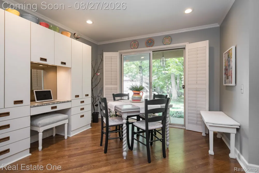 1361 Knollcrest Circle Bloomfield Charter Township, MI 48304