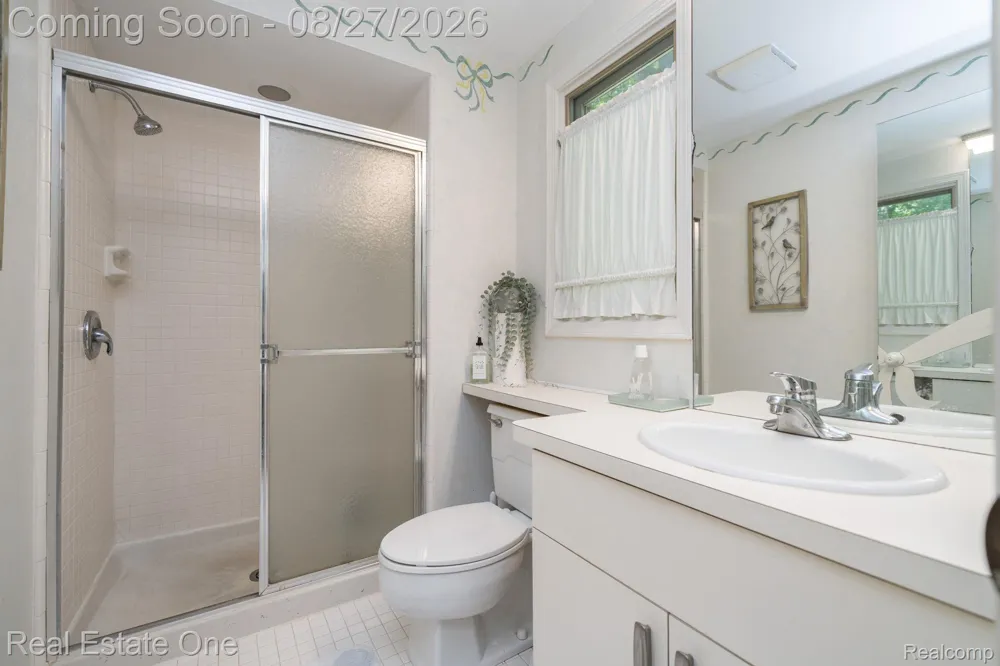 1361 Knollcrest Circle Bloomfield Charter Township, MI 48304