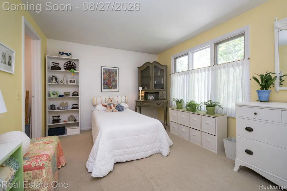 1361 Knollcrest Circle Bloomfield Charter Township, MI 48304
