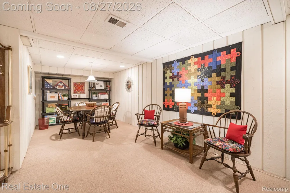 1361 Knollcrest Circle Bloomfield Charter Township, MI 48304