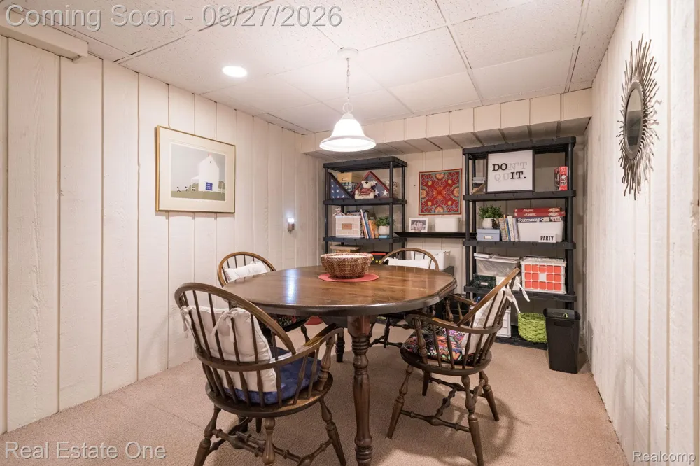 1361 Knollcrest Circle Bloomfield Charter Township, MI 48304