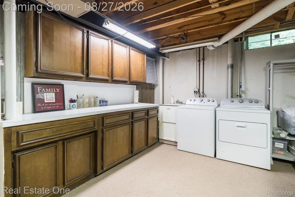 1361 Knollcrest Circle Bloomfield Charter Township, MI 48304