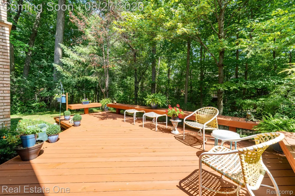 1361 Knollcrest Circle Bloomfield Charter Township, MI 48304