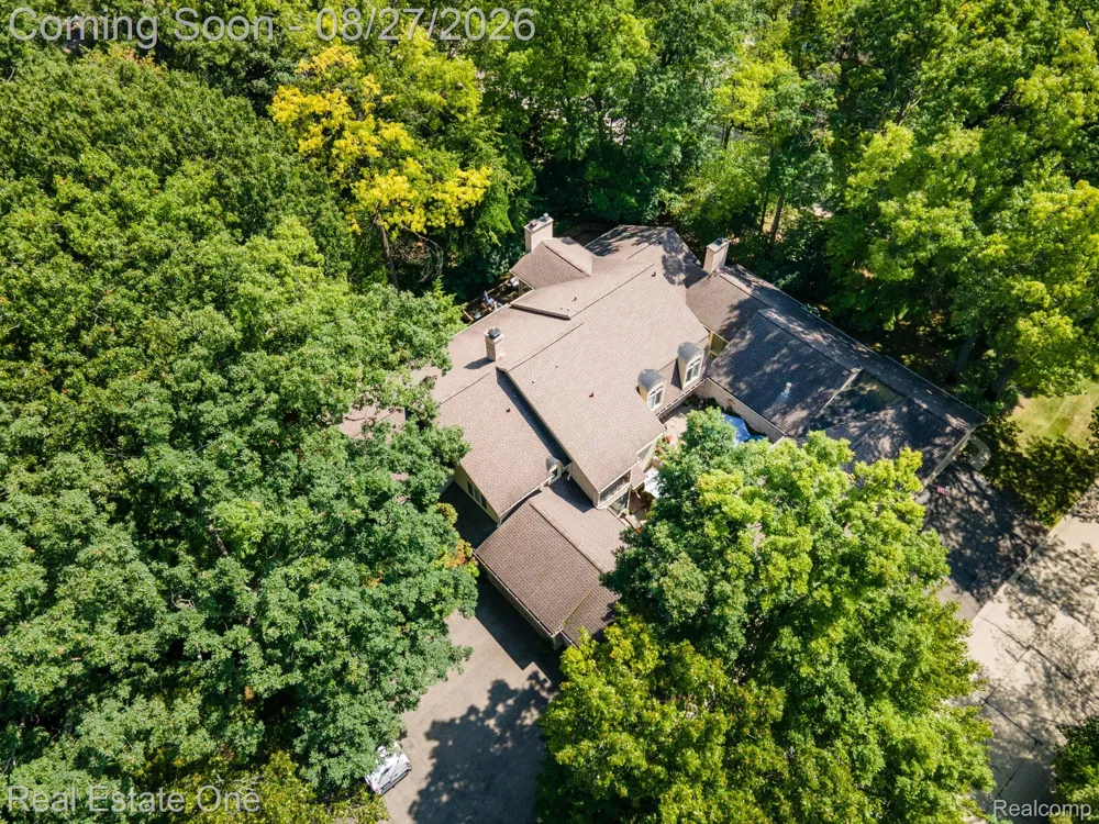 1361 Knollcrest Circle Bloomfield Charter Township, MI 48304