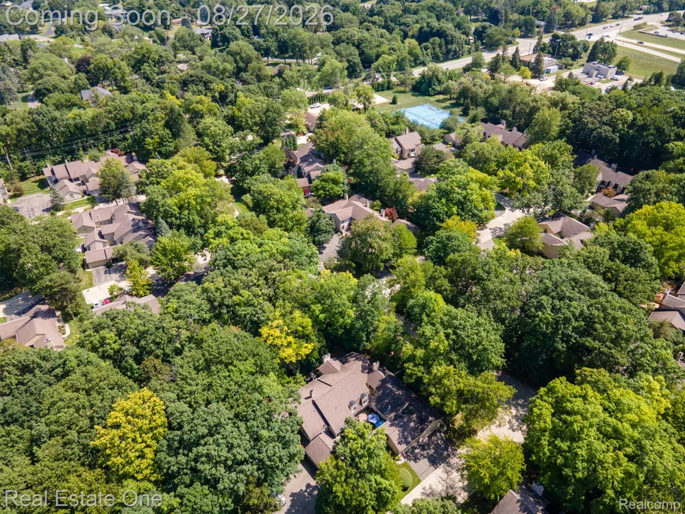 1361 Knollcrest Circle Bloomfield Charter Township, MI 48304