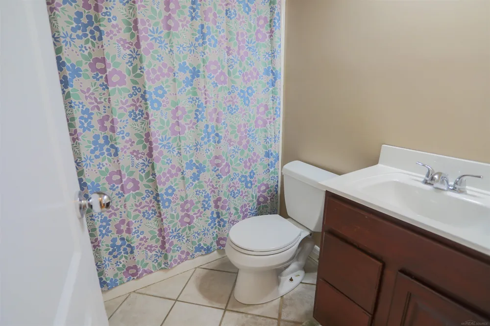 18475 Pratt Road Armada Township, MI 48005