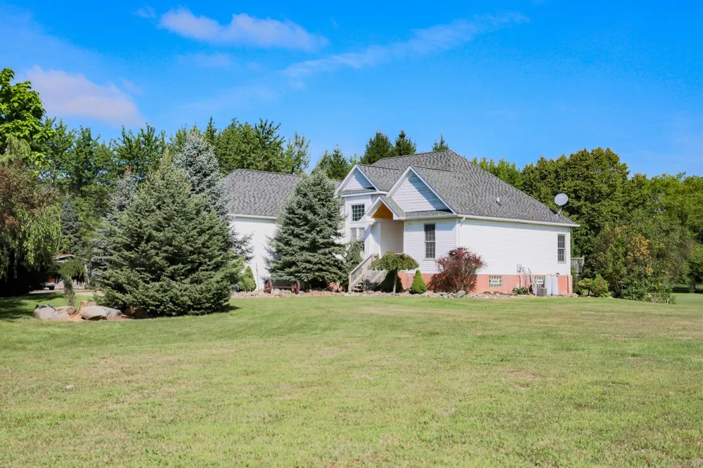 18475 Pratt Road Armada Township, MI 48005