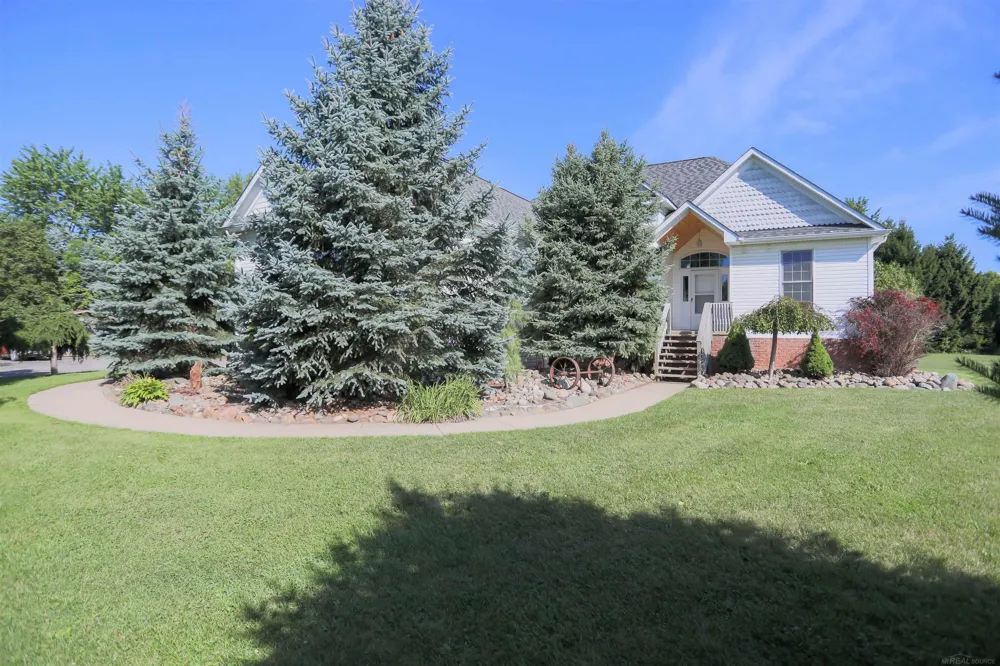 18475 Pratt Road Armada Township, MI 48005