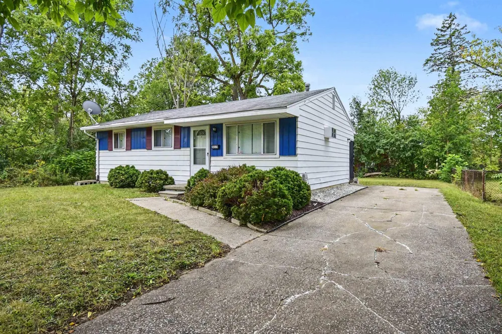3215 Grant Street Saginaw City, MI 48601
