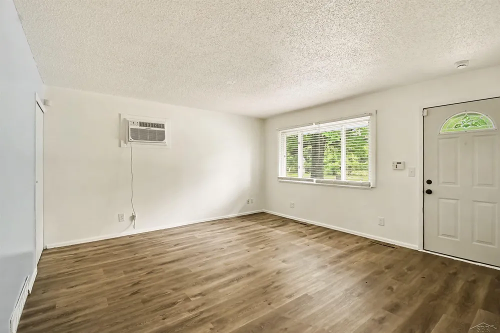 3215 Grant Street Saginaw City, MI 48601