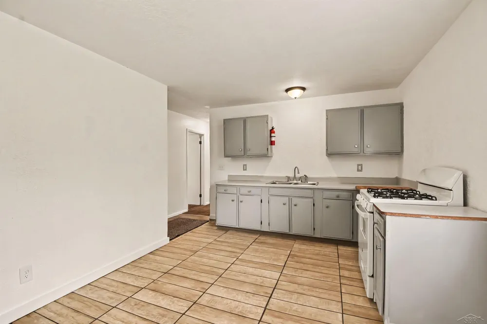 3215 Grant Street Saginaw City, MI 48601