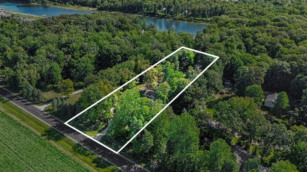 7660 56th Avenue Blendon Township, MI 49426