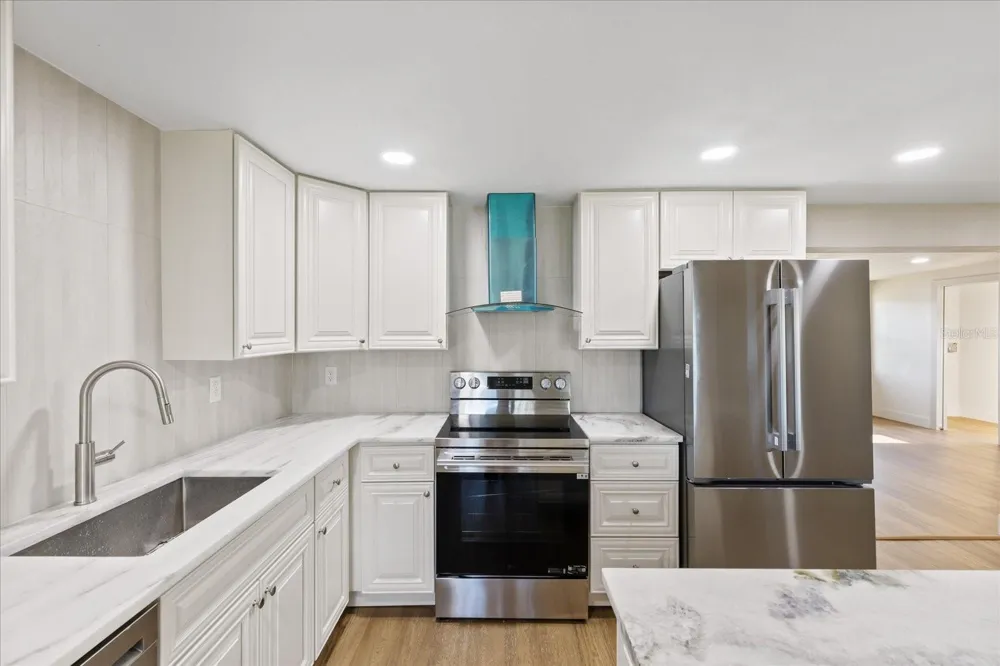 2698 46TH AVENUE St Petersburg, FL 33714