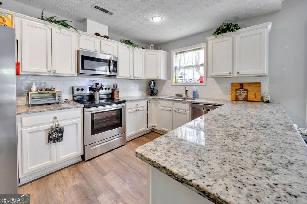 1159 Bell CIR Madison, GA 30650