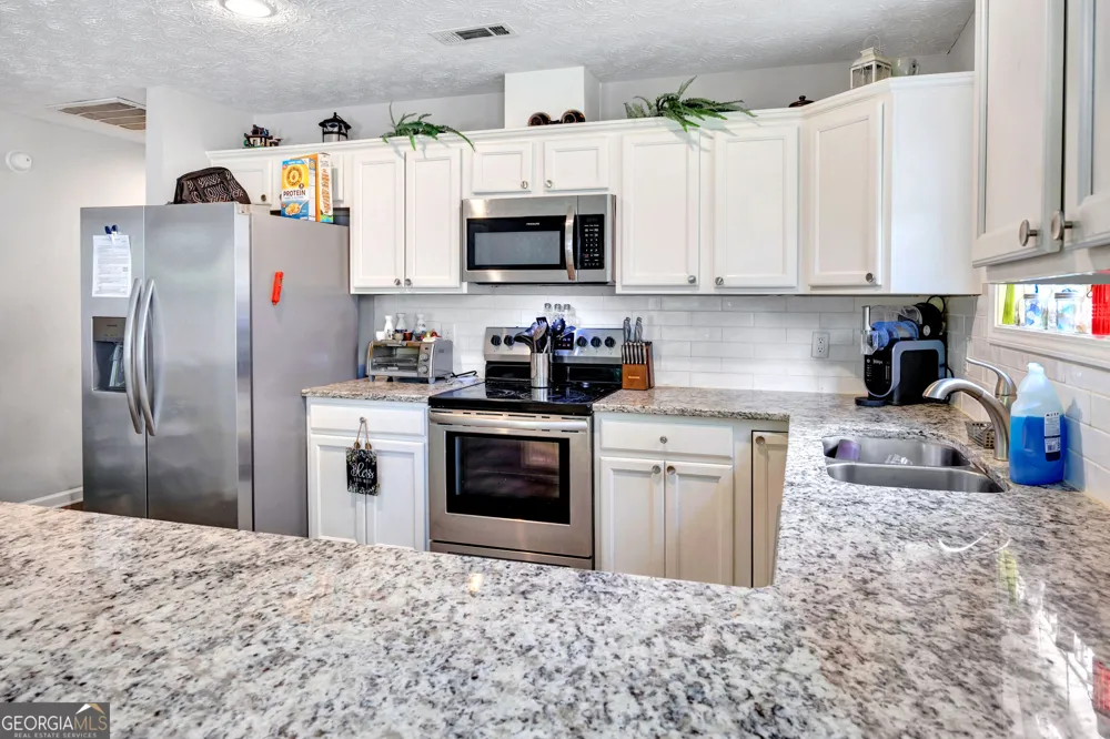1159 Bell CIR Madison, GA 30650