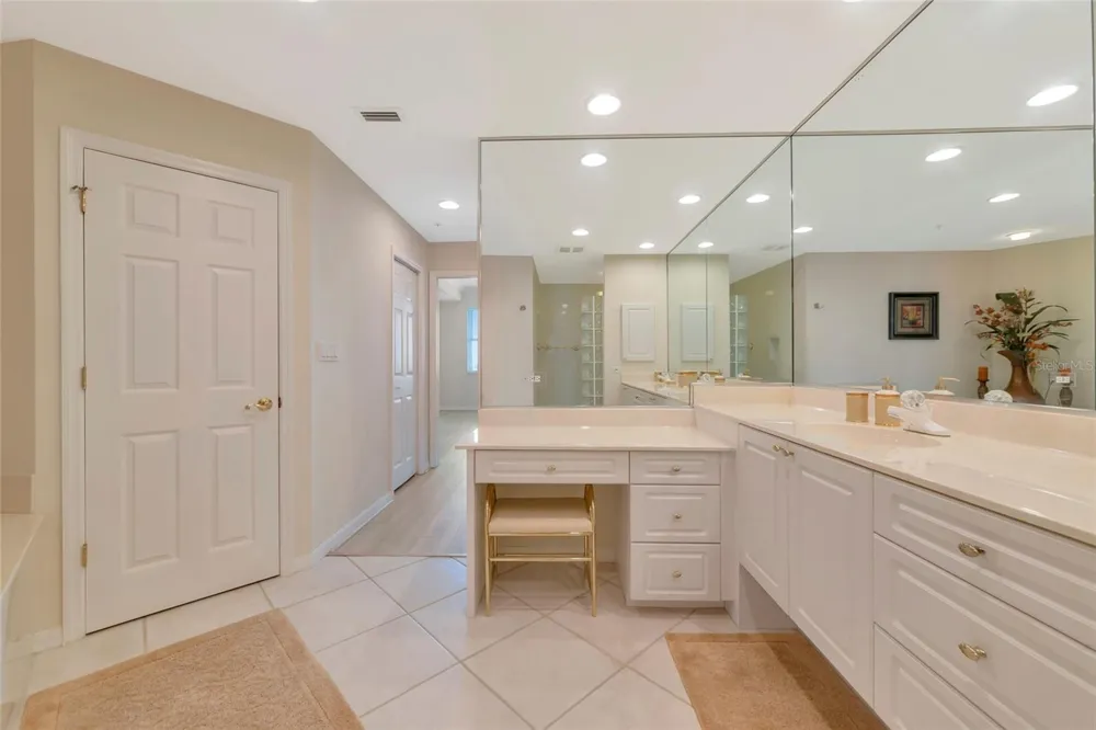242 HIDDEN BAY DRIVE #602 Osprey, FL 34229