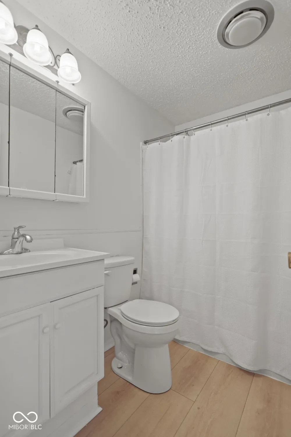 8856 Moll Drive Fishers, IN 46038