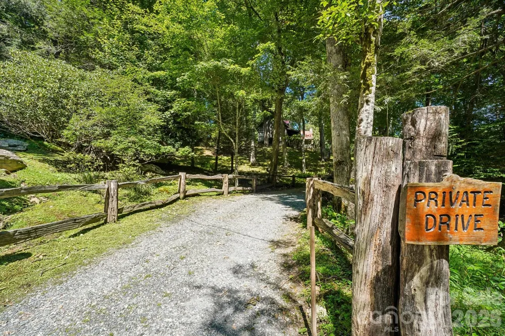 311 Wonderly Lane Mars Hill, NC 28754