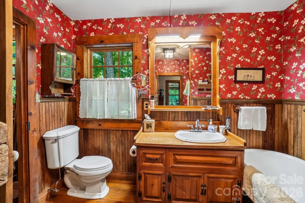 311 Wonderly Lane Mars Hill, NC 28754