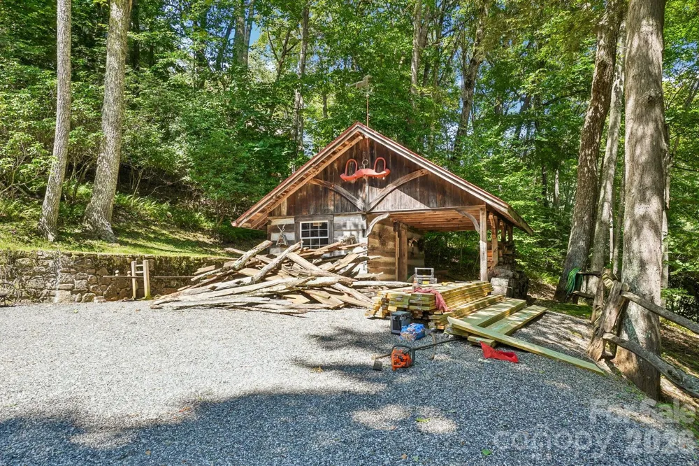 311 Wonderly Lane Mars Hill, NC 28754