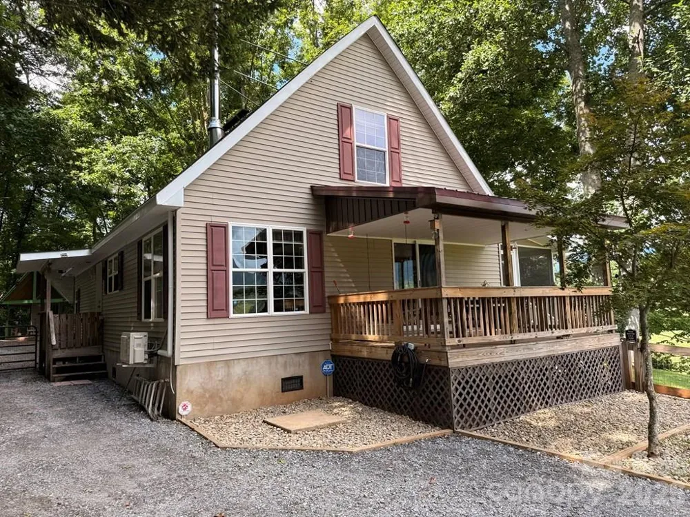 206 Bethabara Loop Hayesville, NC 28904
