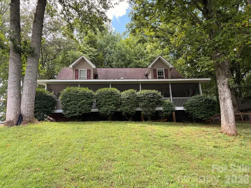 206 Bethabara Loop Hayesville, NC 28904