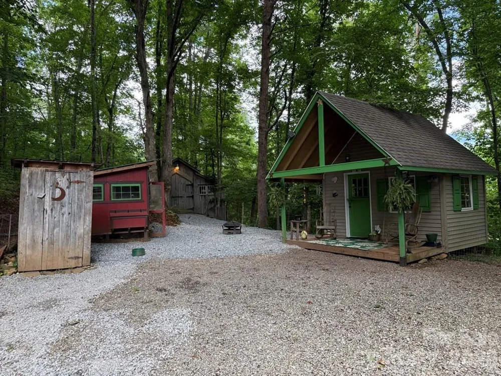 206 Bethabara Loop Hayesville, NC 28904