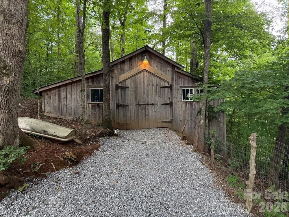 206 Bethabara Loop Hayesville, NC 28904