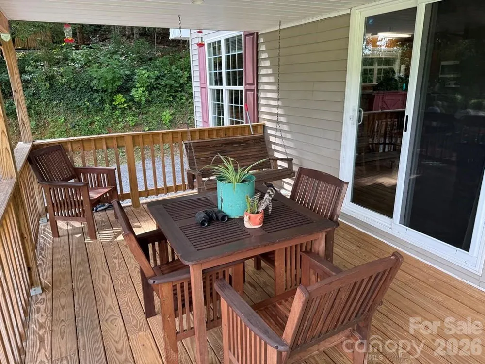 206 Bethabara Loop Hayesville, NC 28904