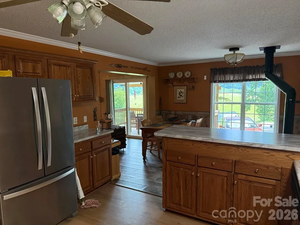 206 Bethabara Loop Hayesville, NC 28904