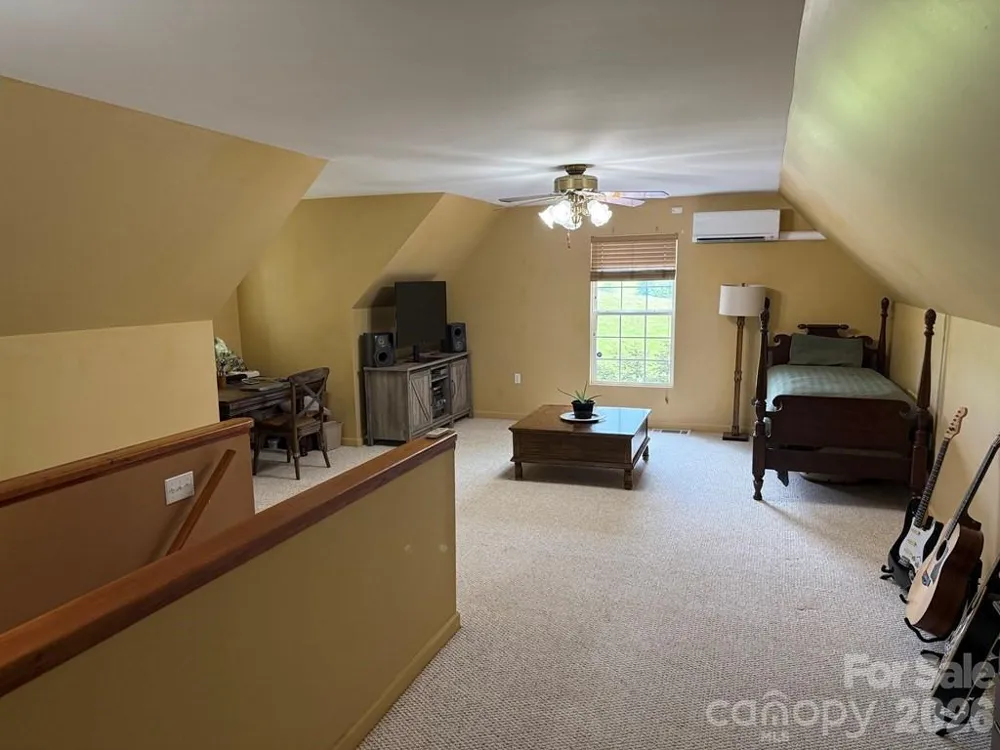 206 Bethabara Loop Hayesville, NC 28904