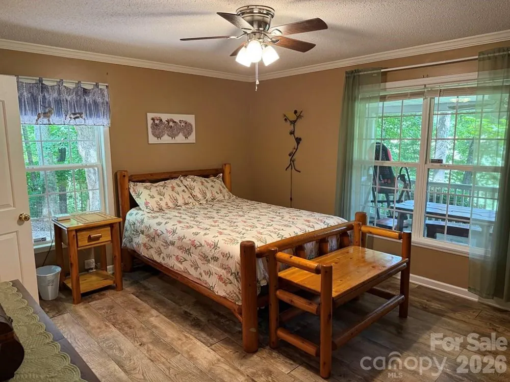 206 Bethabara Loop Hayesville, NC 28904
