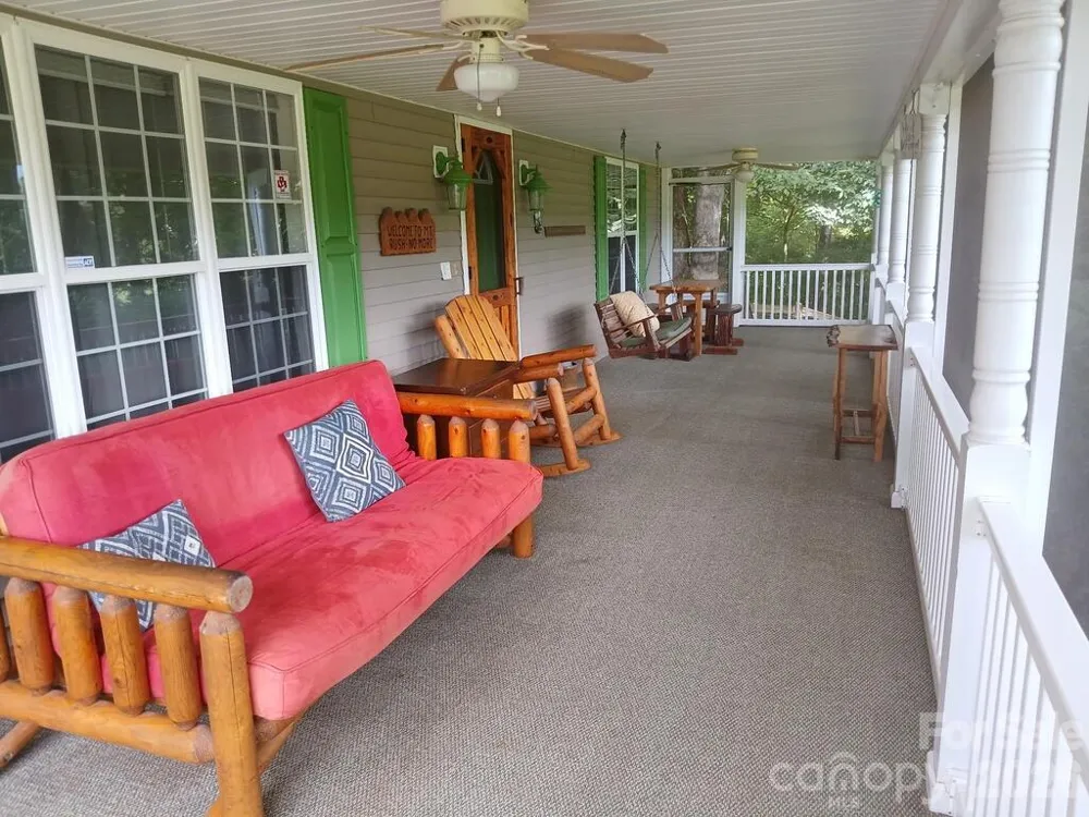 206 Bethabara Loop Hayesville, NC 28904