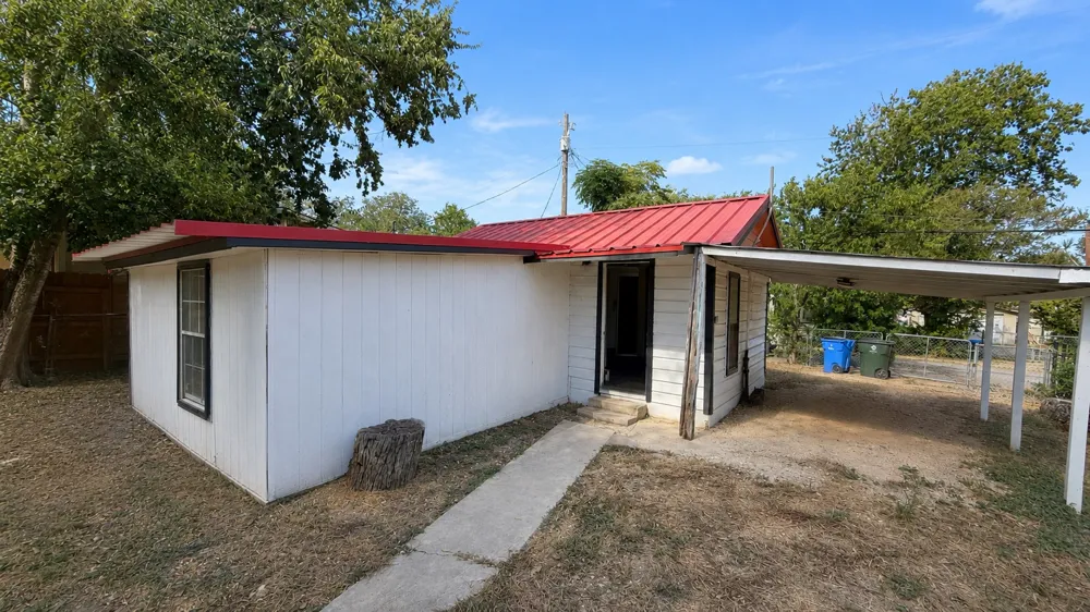 1001 Tony Lee Street Seguin, TX 78155
