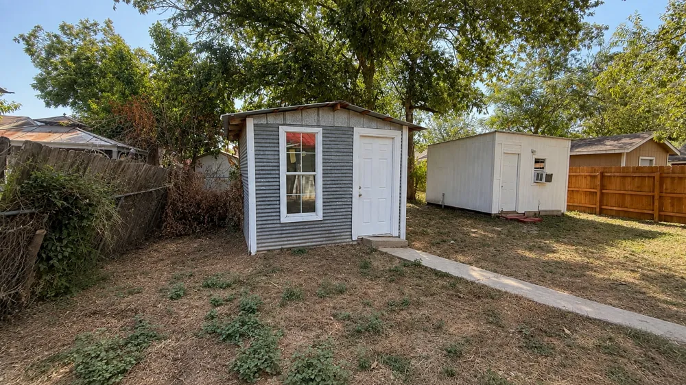1001 Tony Lee Street Seguin, TX 78155