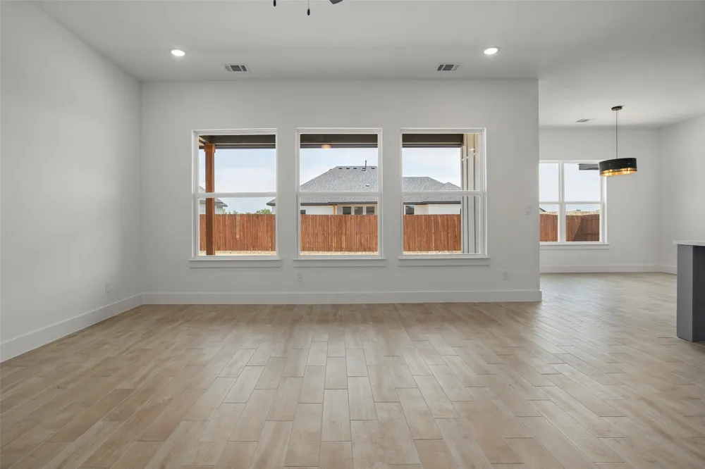 200 Cliff Court Godley, TX 76044